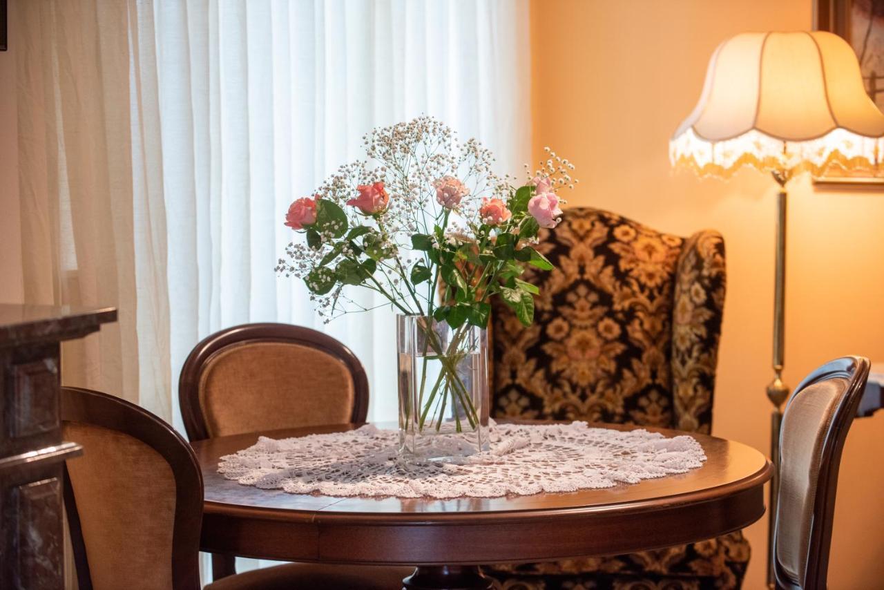 Hector'S Flisvos Apartment アテネ エクステリア 写真